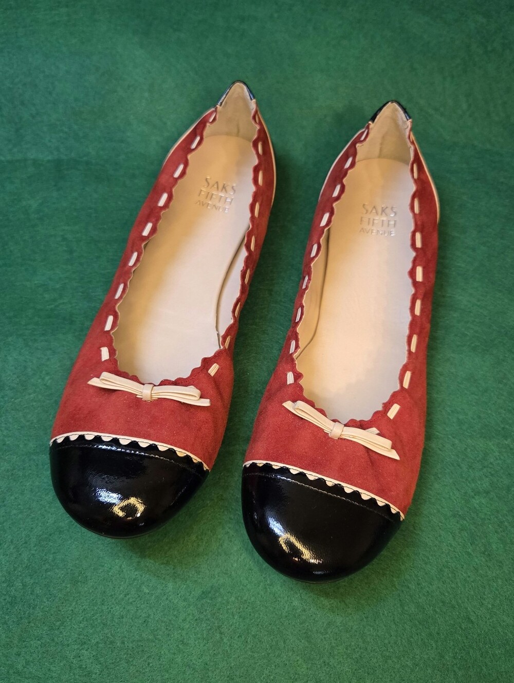 Saks Fifth Avenue Red Suede Black Patent Cap Toe Ballet Flats Sz 9